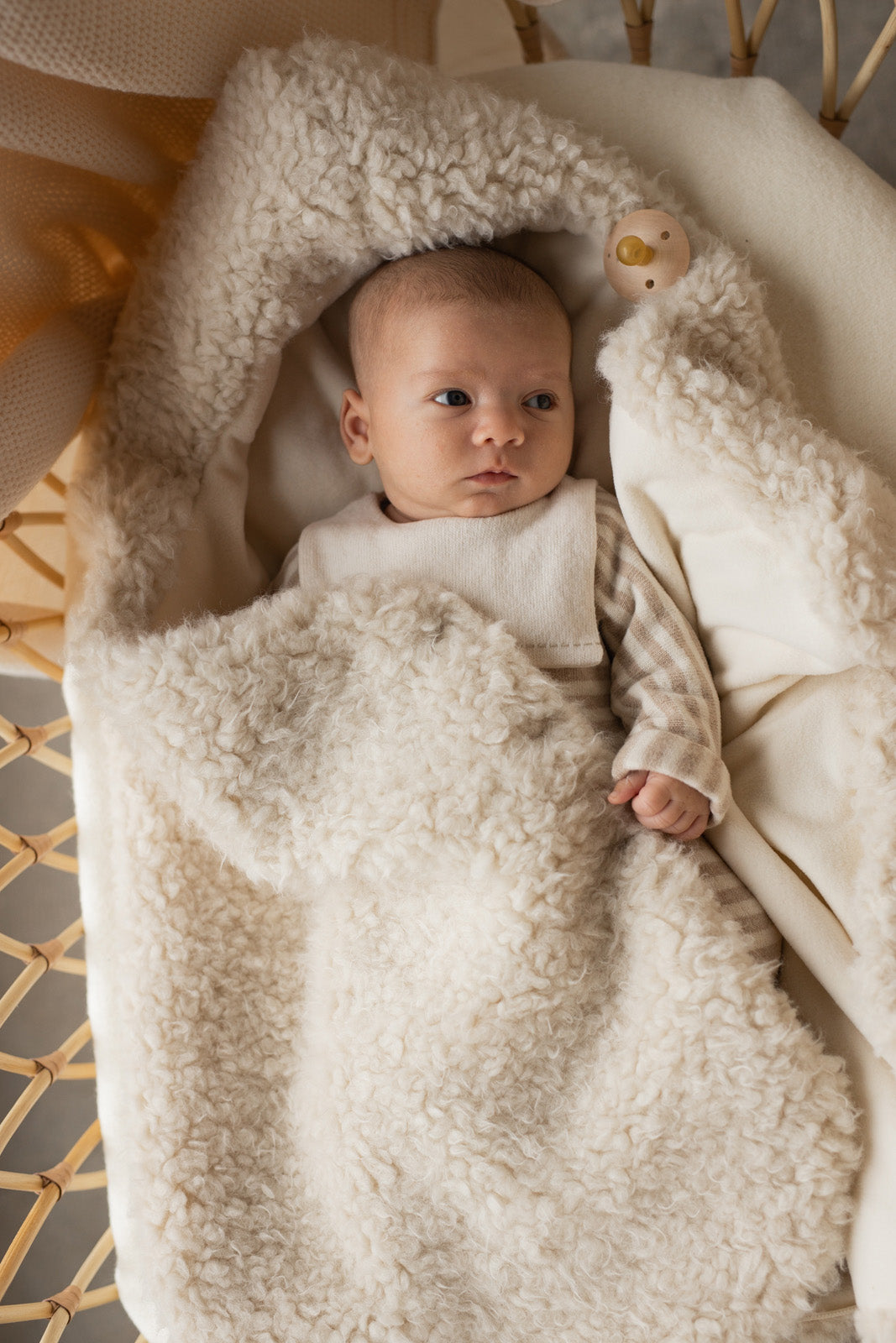 1+ In The Family Baby Corina Furry Nest Ecru Cream
