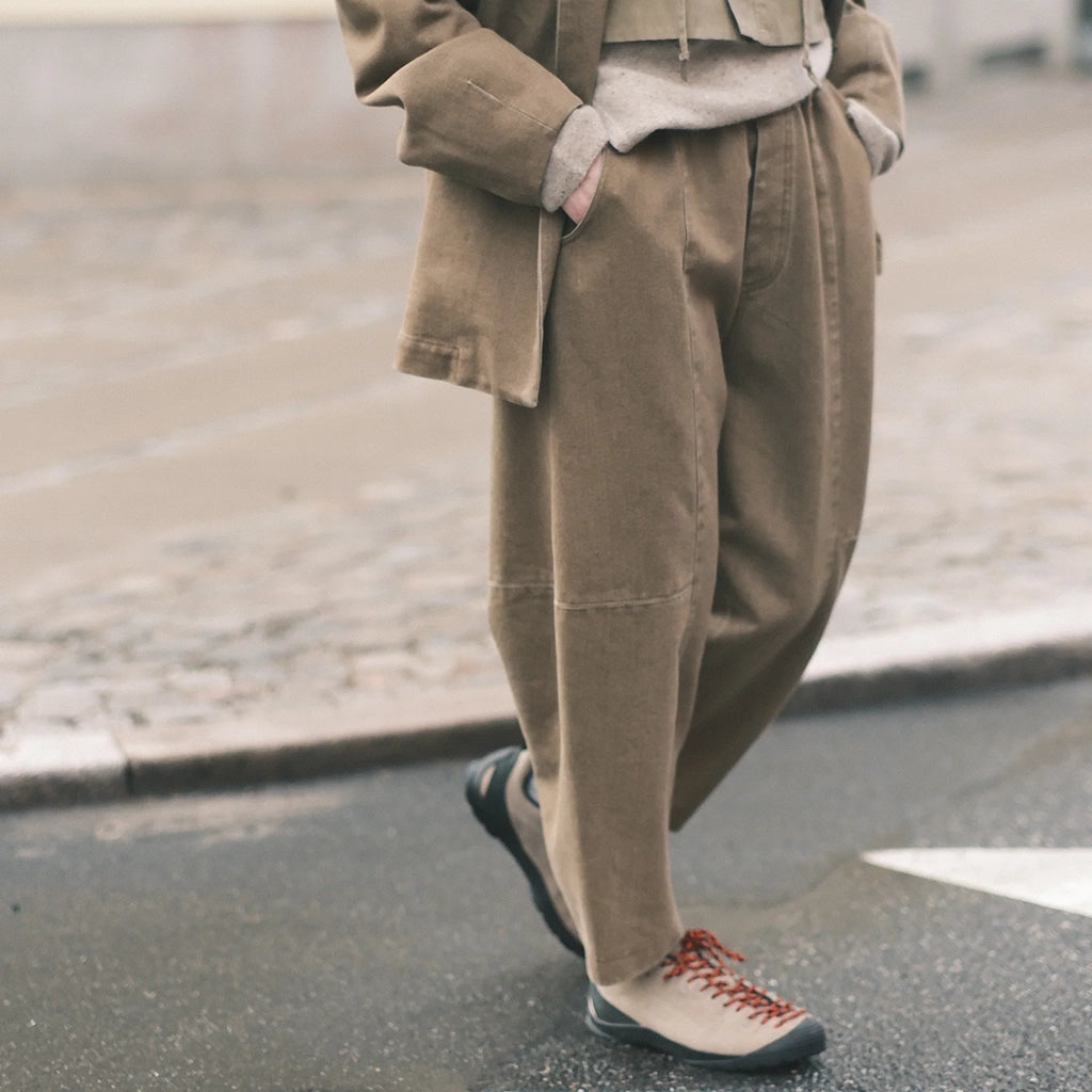 7115 By Szeki Unisex Elastic Panel Barrel Pants Washed Walnut Brown
