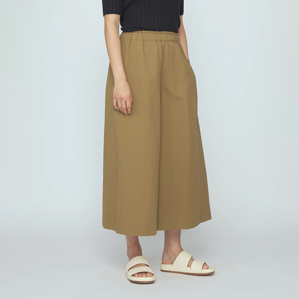 7115 By Szeki Woman Elastic Culotte Pants Tan Brown