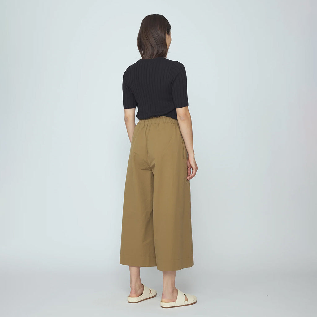 7115 By Szeki Woman Elastic Culotte Pants Tan Brown