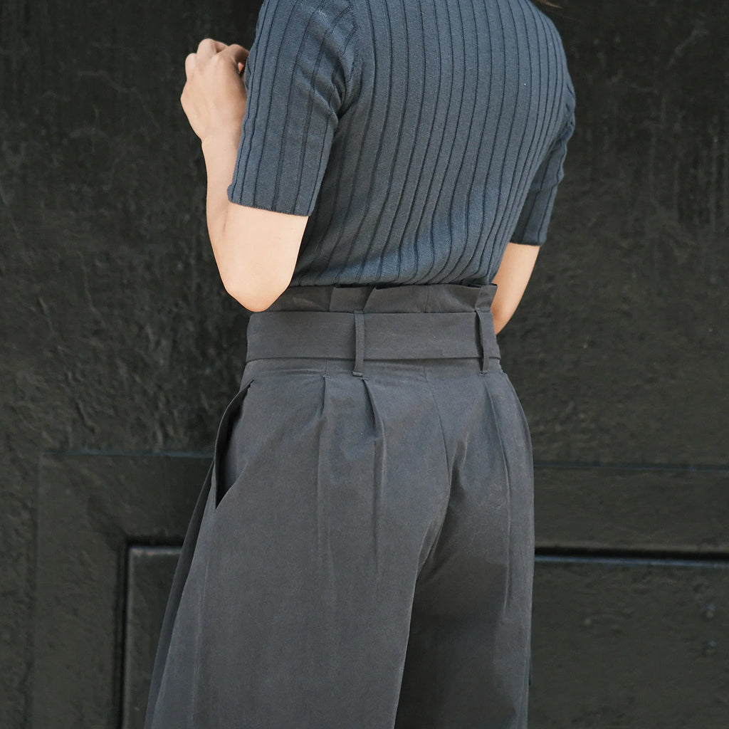 7115 By Szeki Woman Paper-Bag Pleated Pants Navy Blue