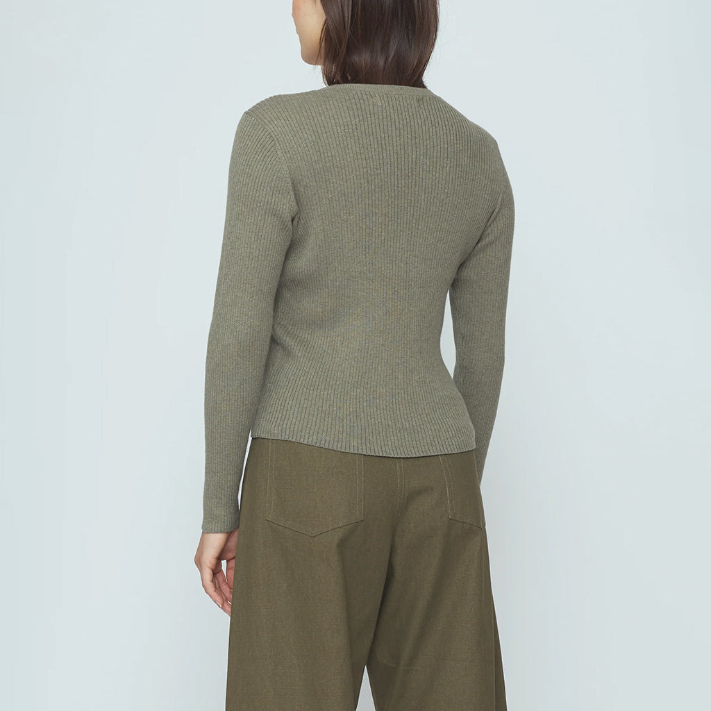 7115 By Szeki Woman Ribbed Sweater Sage Grey
