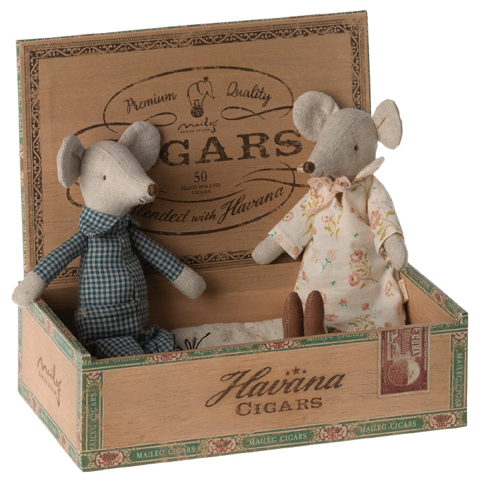 Maileg Toys Mouse Family Grandma And Grandpa In Cigarbox