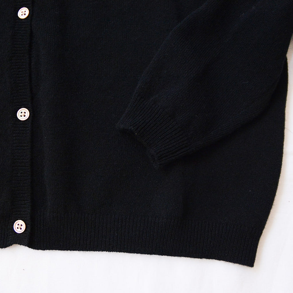 Makié Adult Round Neck Cardigan Black