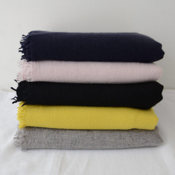 Makié Adult Felted Cashmere Scarf Yuzu Yellow