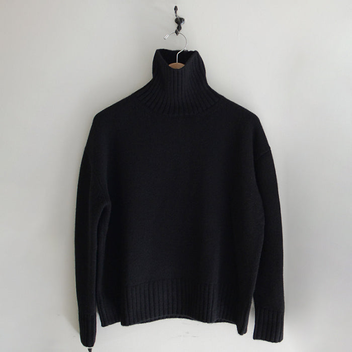 Makié Adult Cashmere Turtleneck Sweater Black