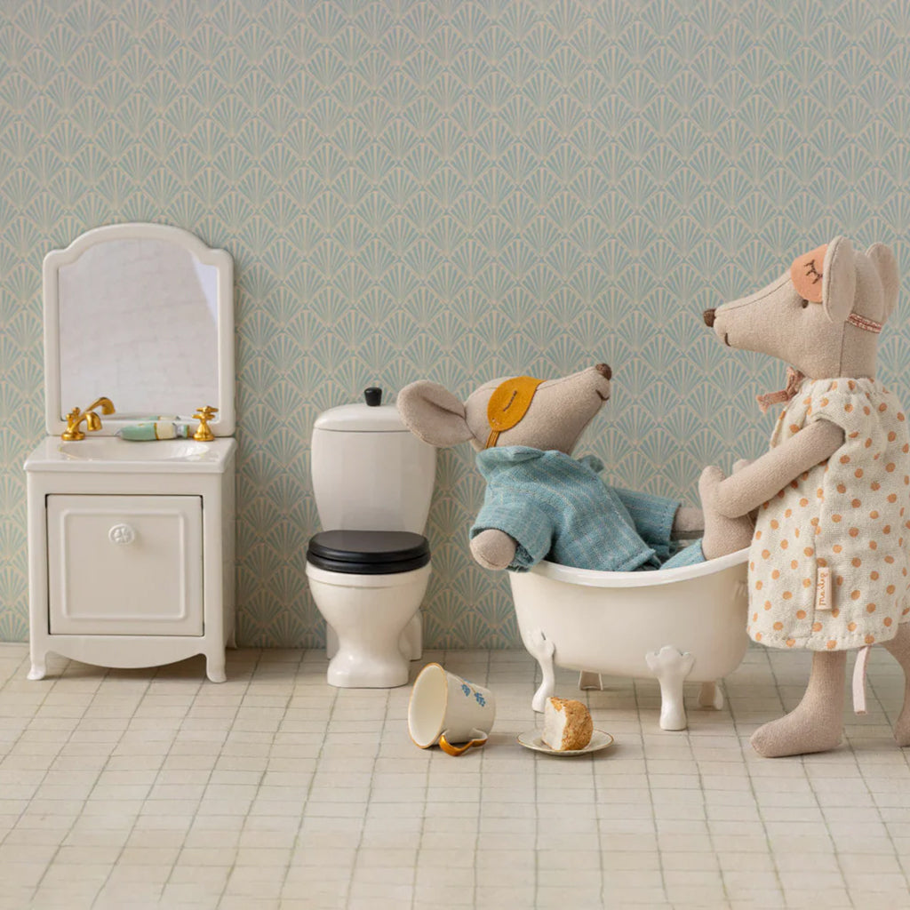 Maileg Toys Mouse Bath Miniature Sink Dresser With Mirror Off-White
