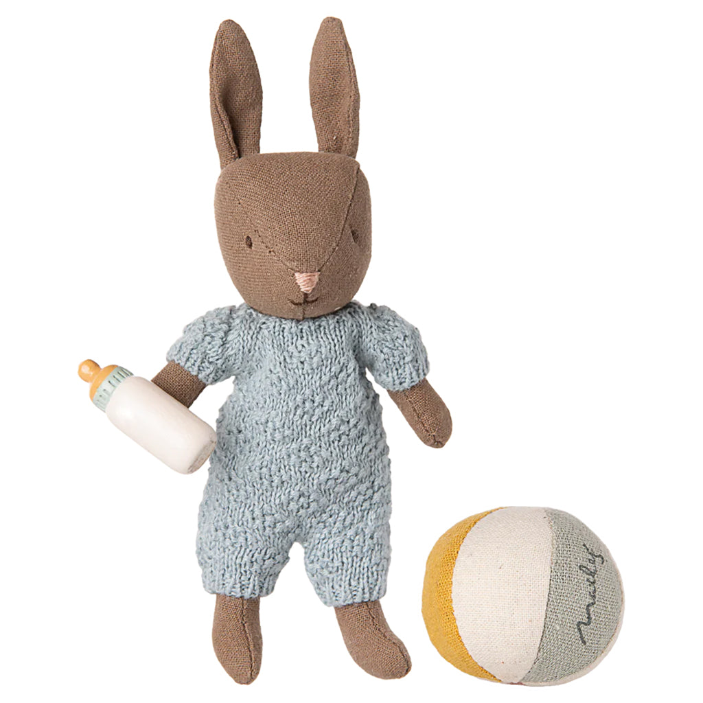 Maileg Toys Micro Rabbit Set Brown In Blue