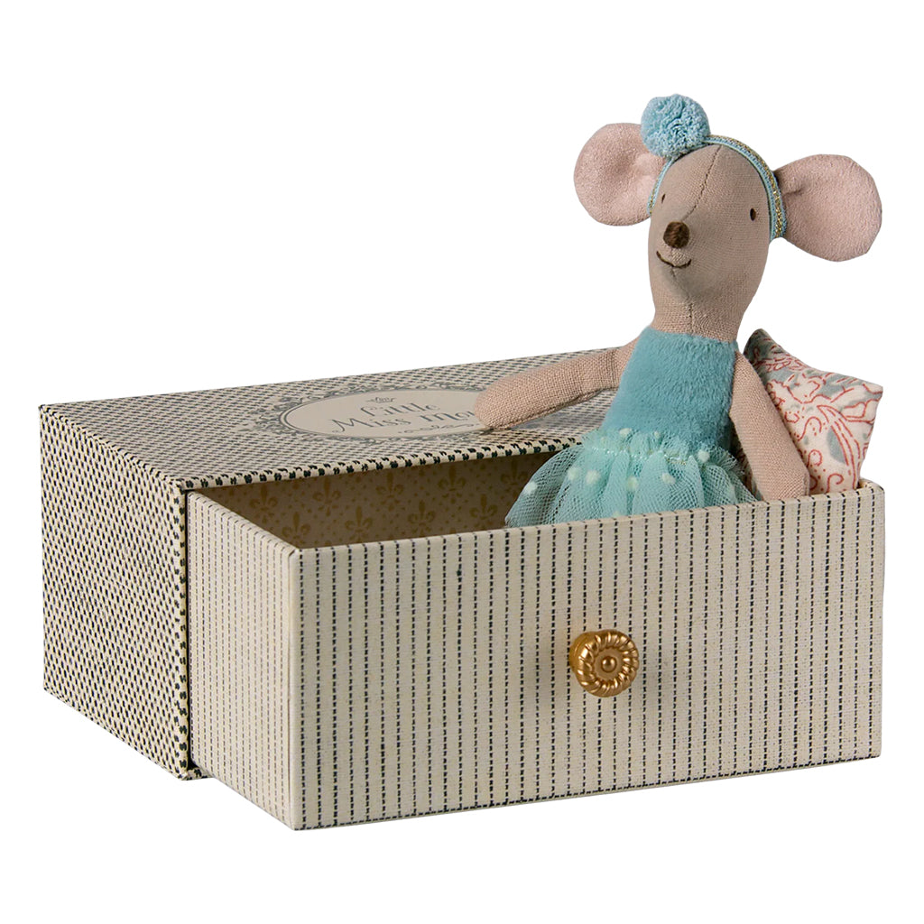 Maileg Toys Mouse Little Sister Dancer In Daybed