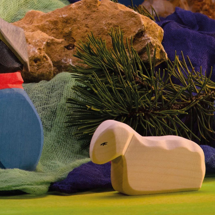 Ostheimer Wooden Lamb Resting