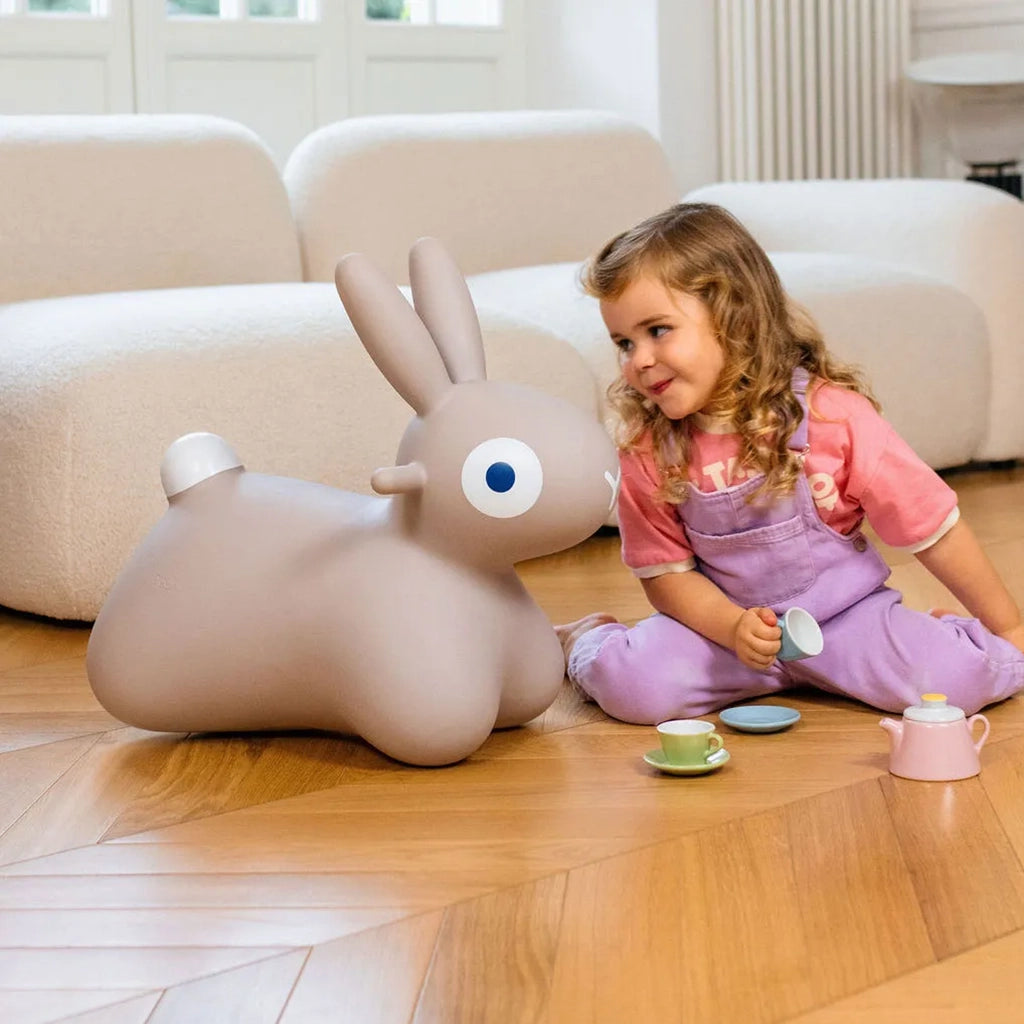 Quut Hoppi Bouncing Bunny Warm Grey