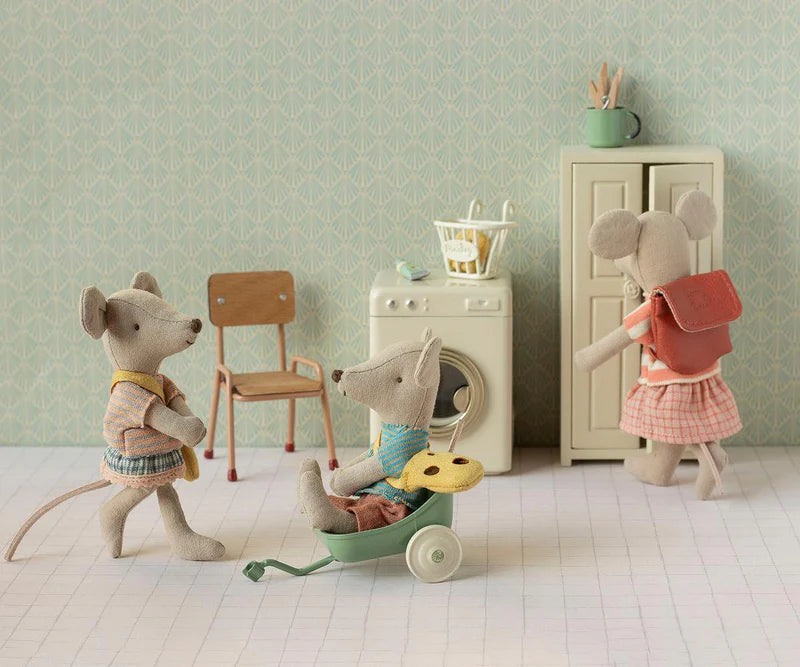 Maileg Toys Little Sister Mouse with Bag