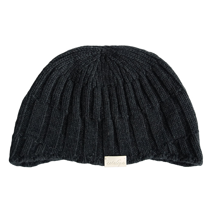 Black knit hat with scalloped edges.