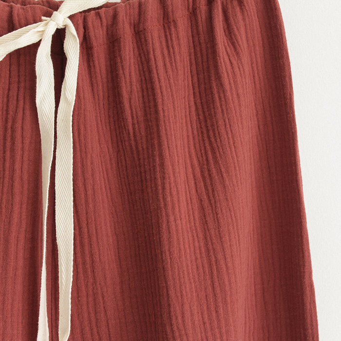 Close up of the lightweight cotton muslin crepe fabric.