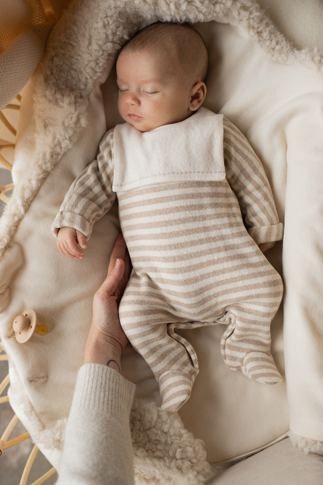 1+ In The Family Baby Corina Furry Nest Ecru Cream