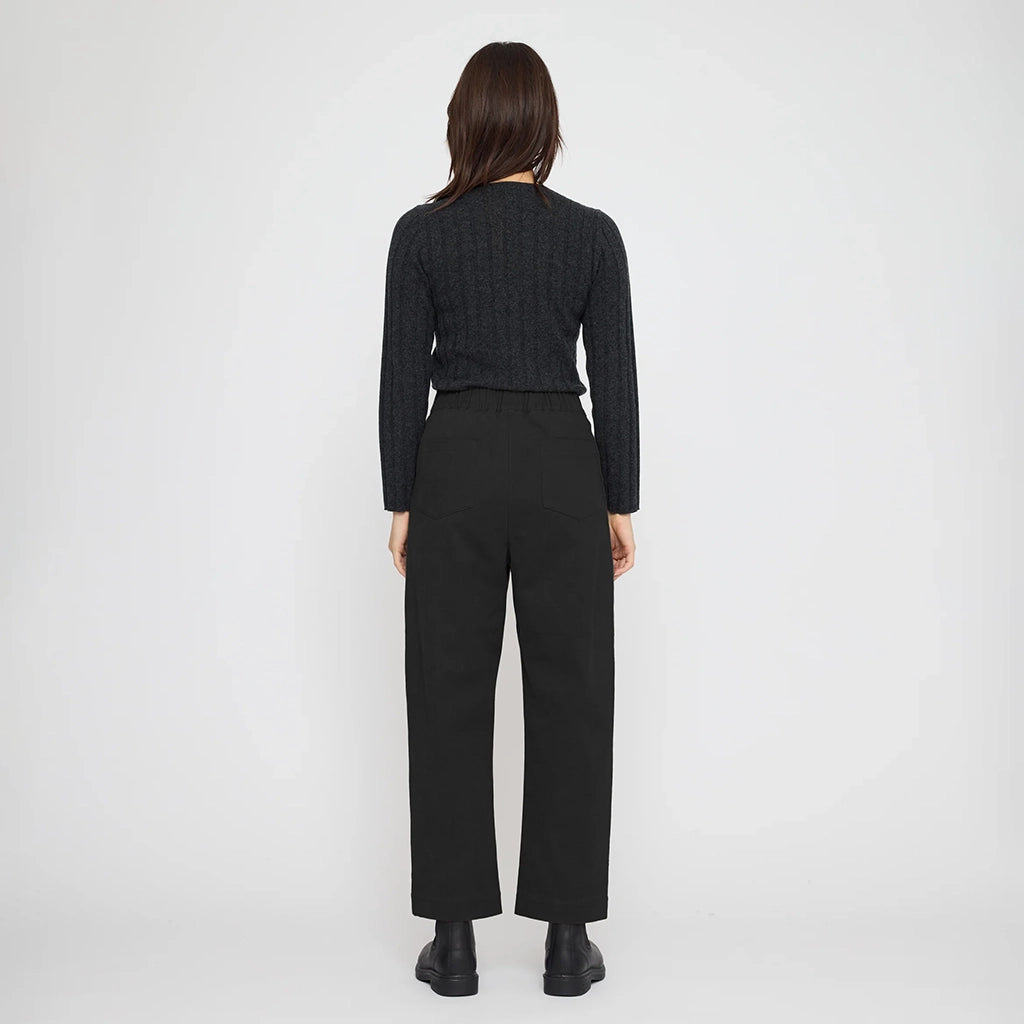 7115 By Szeki Unisex Signature Curve Legged Trouser Black