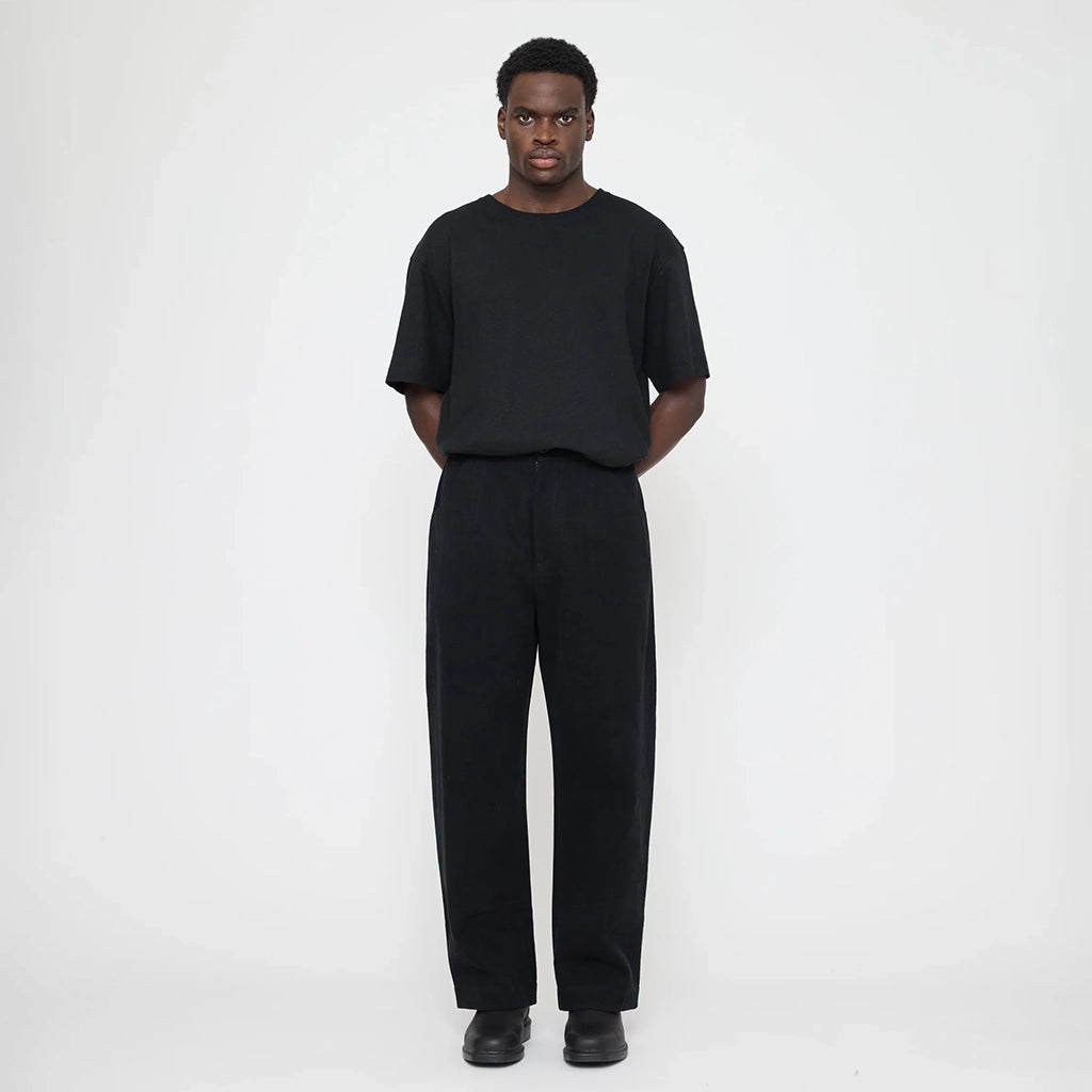 7115 By Szeki Unisex Signature Curve Legged Trouser Black