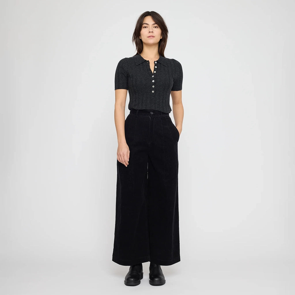 7115 By Szeki Woman Collared Short Sleeve Sweater Charcoal Grey