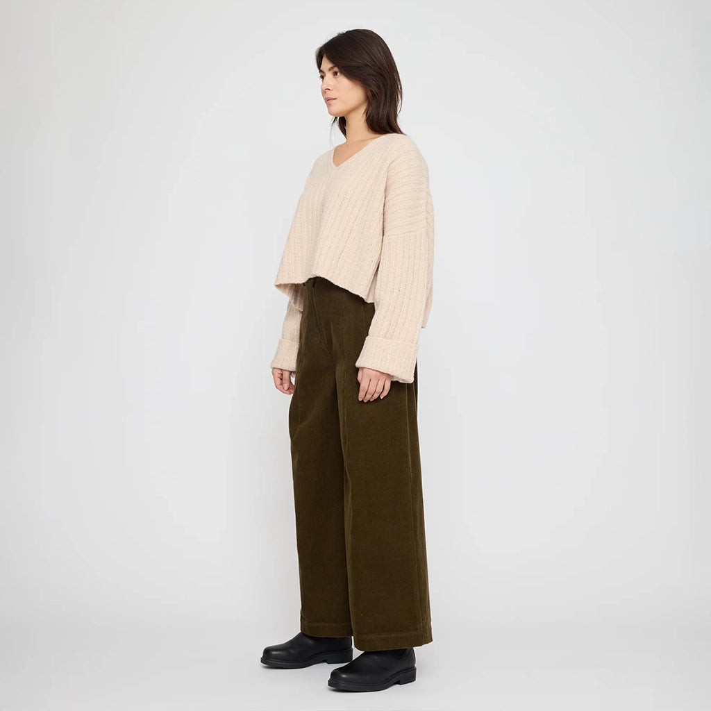 7115 By Szeki Woman Oversized V-Neck Sweater Off-White