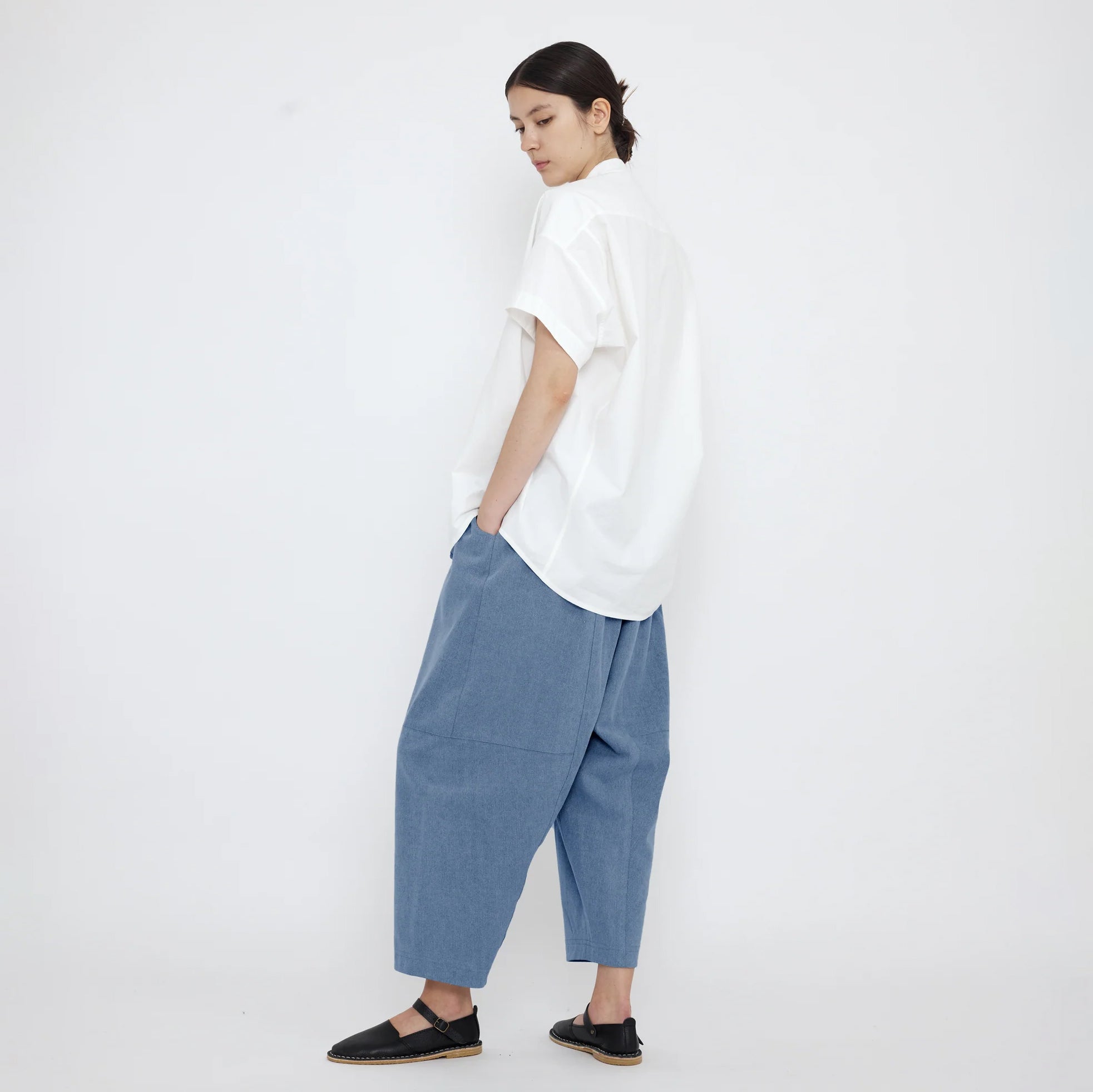 7115 By Szeki Unisex Mandarin Cocoon Shirt Off-White