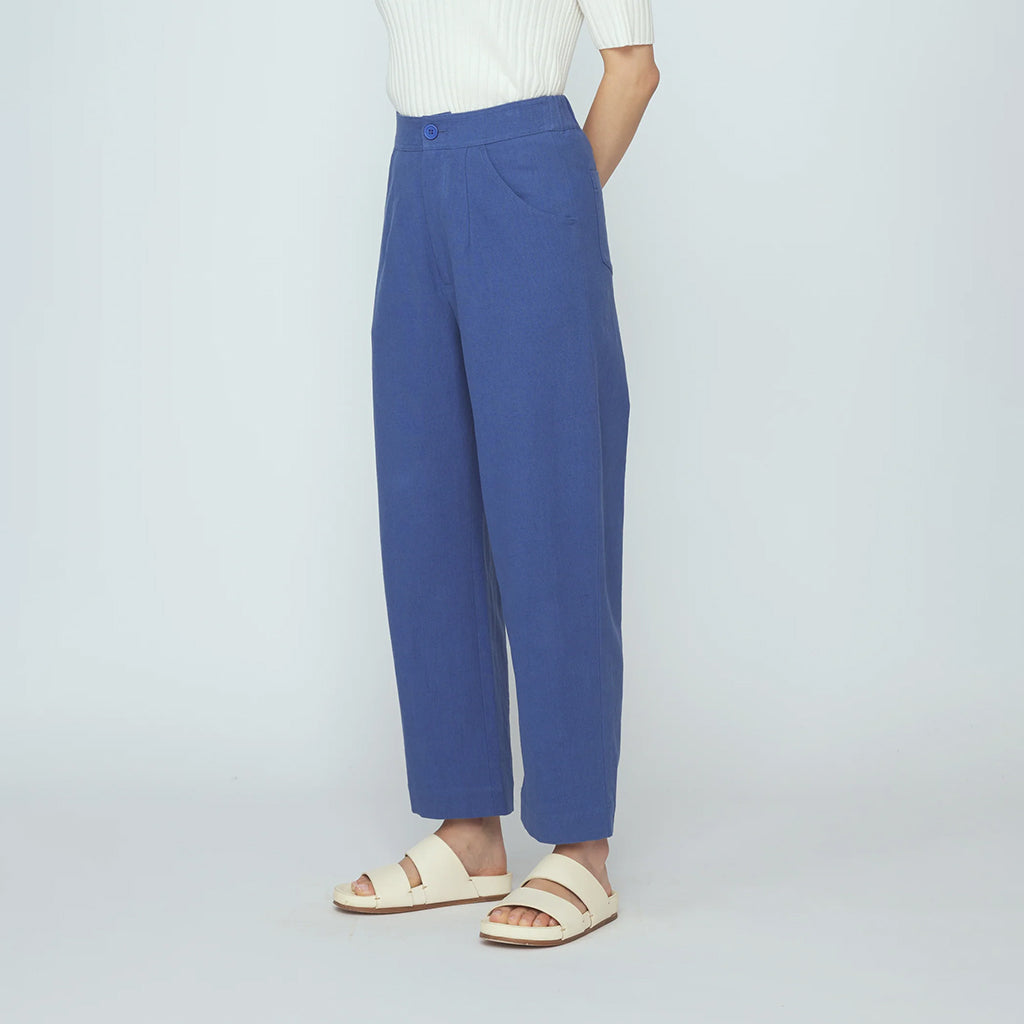 7115 By Szeki Unisex Signature Curve Legged Pants French Blue