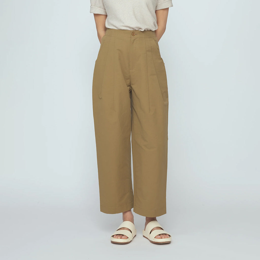 7115 By Szeki Unisex Spring Pleated Pants Tan Brown