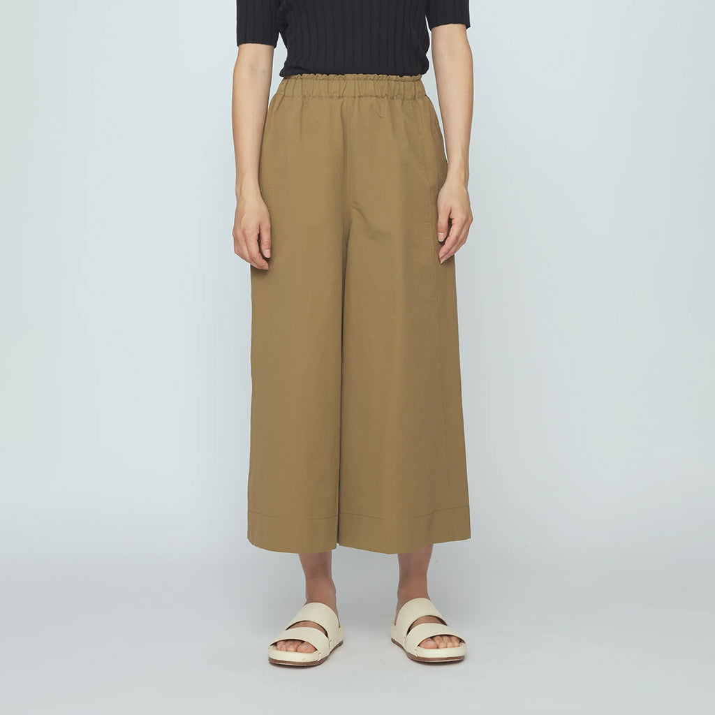 7115 By Szeki Woman Elastic Culotte Pants Tan Brown