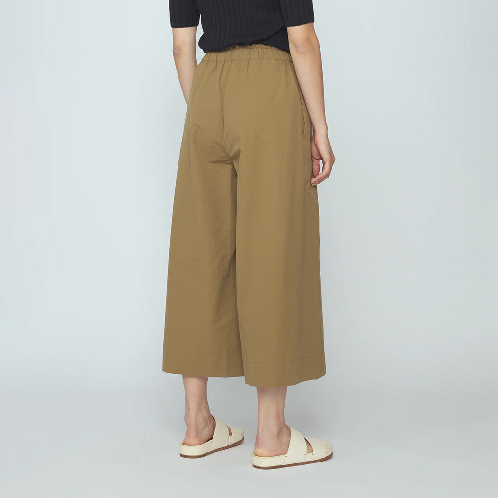 7115 By Szeki Woman Elastic Culotte Pants Tan Brown