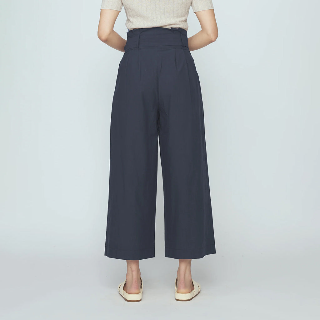 7115 By Szeki Woman Paper-Bag Pleated Pants Navy Blue