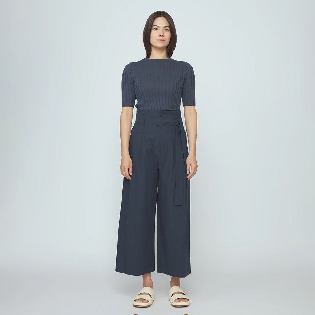 7115 By Szeki Woman Paper-Bag Pleated Pants Navy Blue