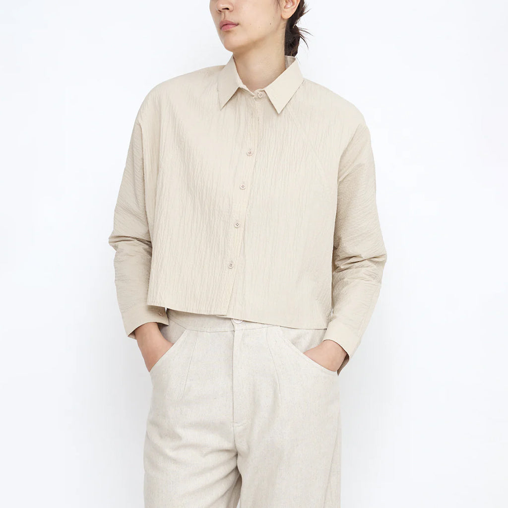 7115 By Szeki Woman Signature 3/4 Cropped Shirt Jacket Textured Beige