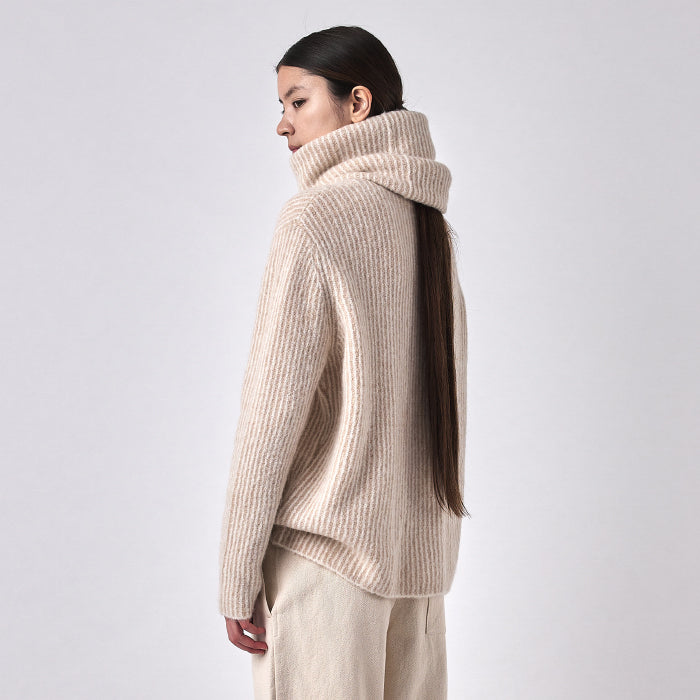 7115 By Szeki Woman Alpaca Ring Scarf Light Stripes