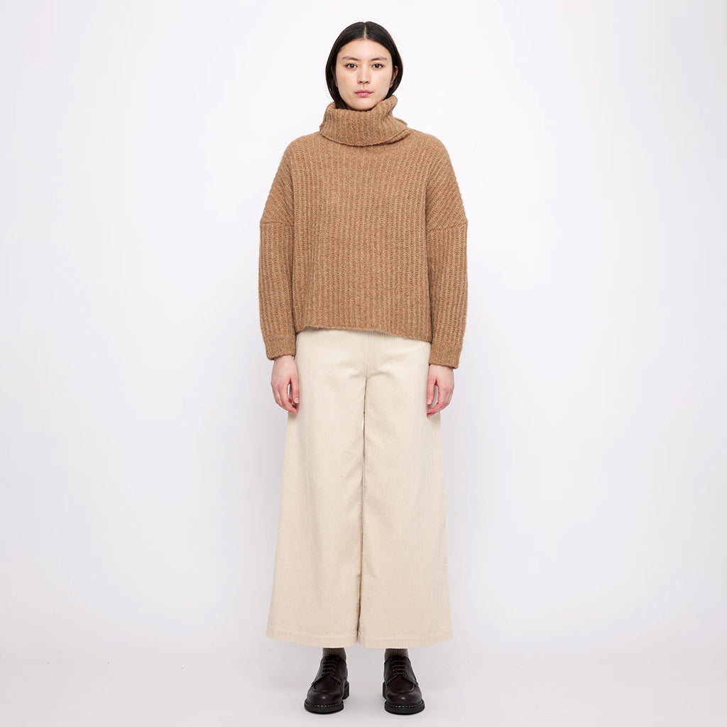 7115 By Szeki Woman Chunky Turtleneck Sweater Camel Brown