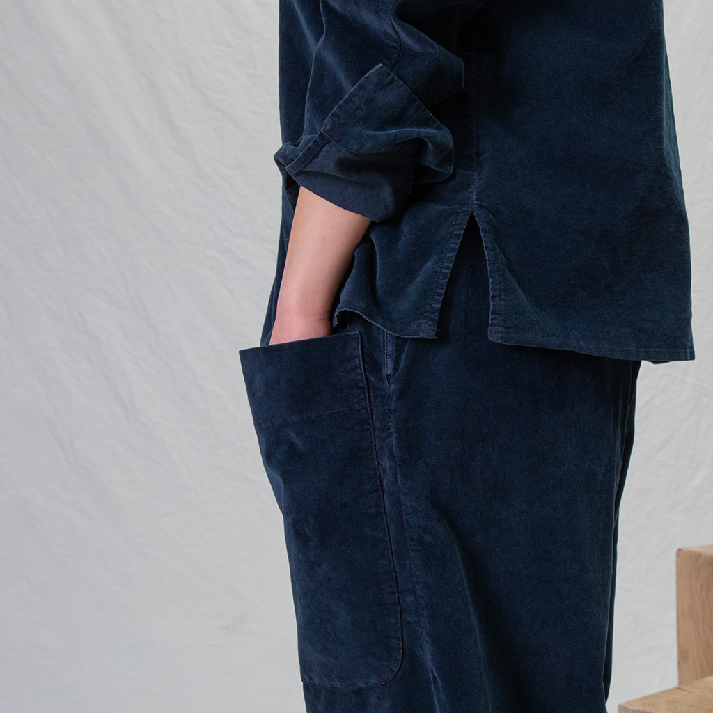 Album Di Famiglia Woman Velvet Short Collar Shirt Navy Blue