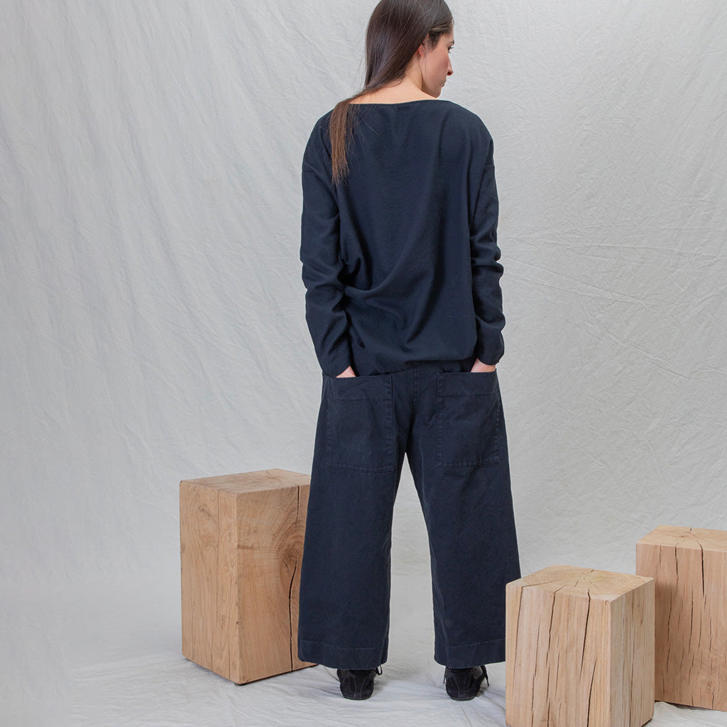 Album Di Famiglia Woman Wide And Short Trousers WCC Black