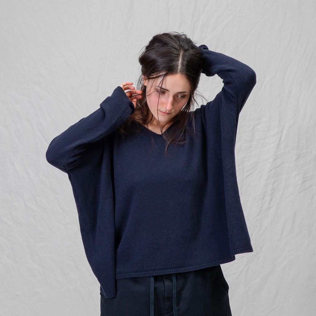 Album Di Famiglia Woman V-Neck Sweater WS Black