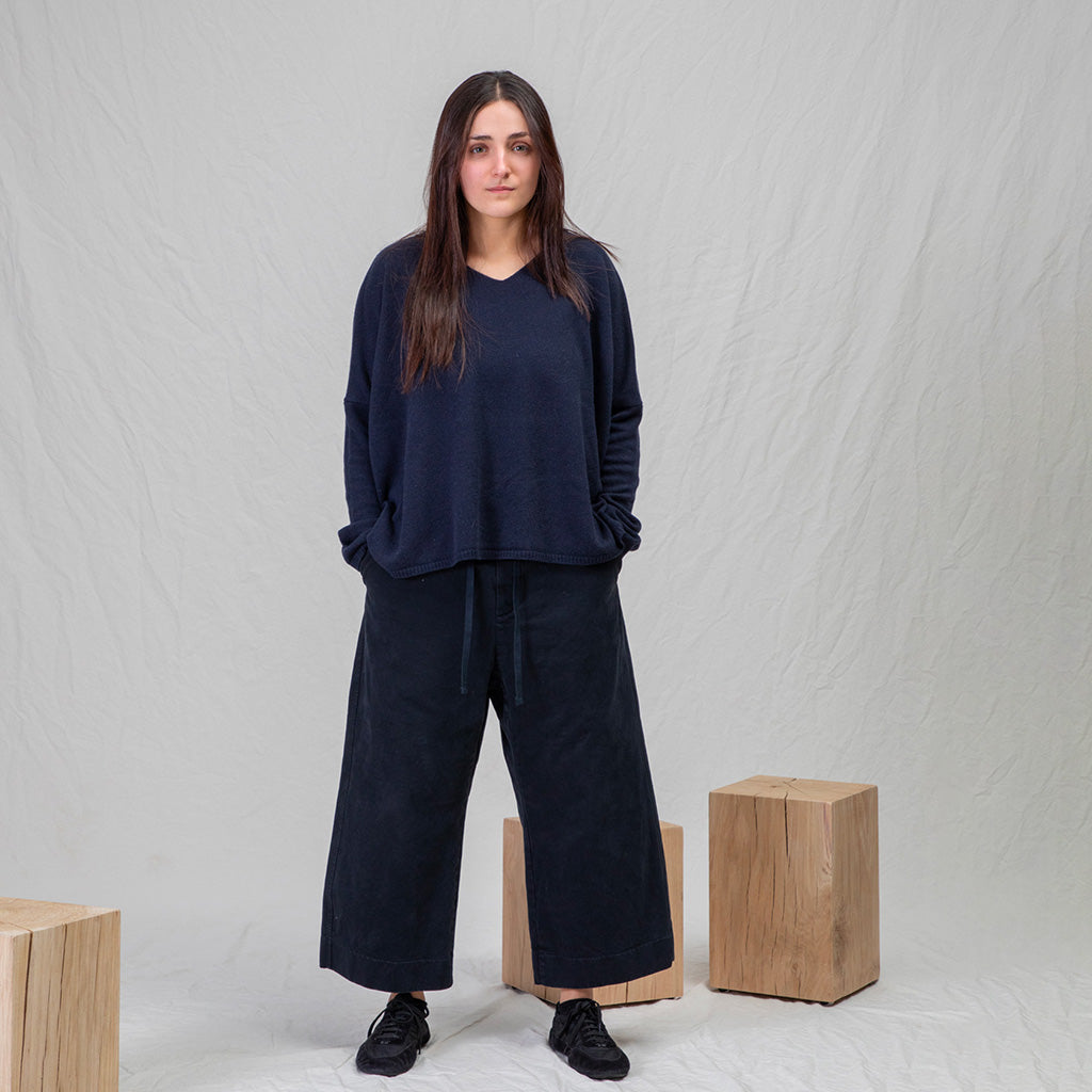 Album Di Famiglia Woman V-Neck Sweater WS Black