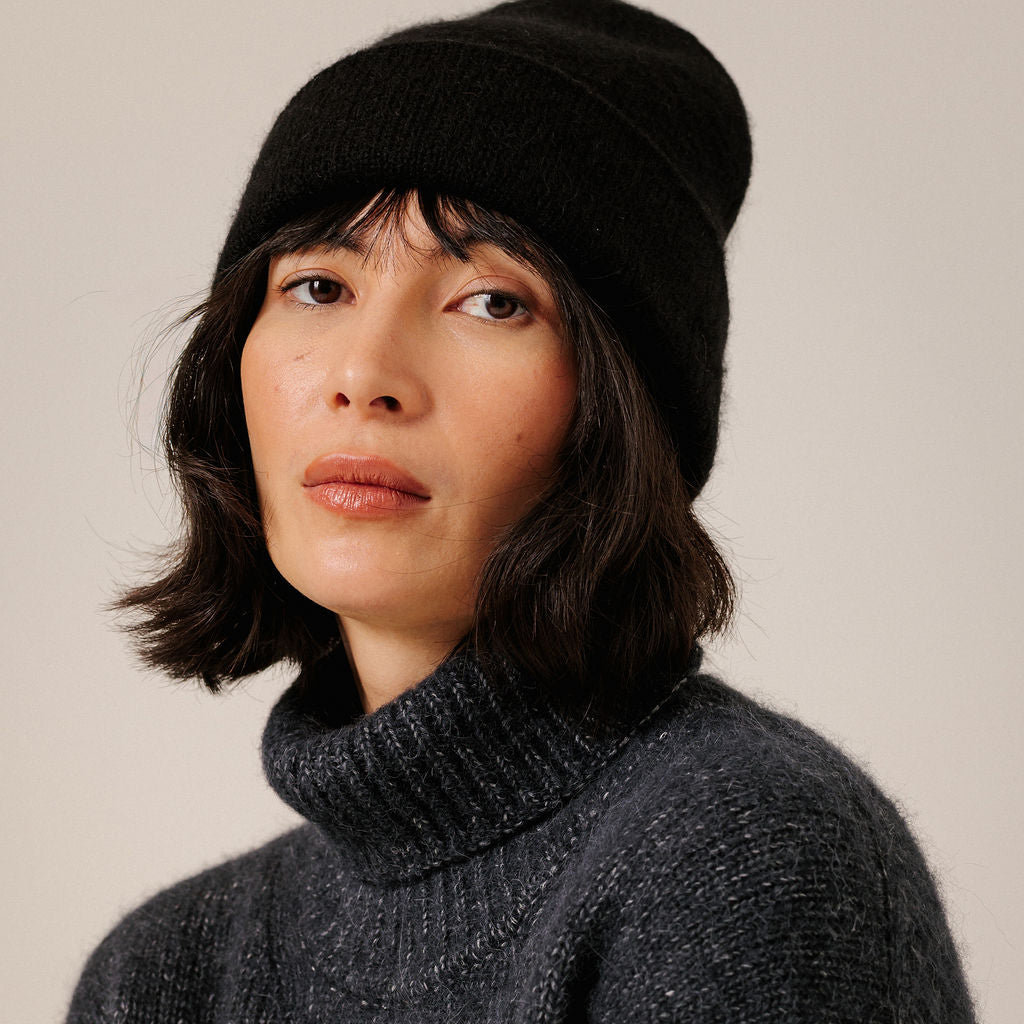 Bare Knitwear Trunk Show Woman Baby Alpaca Andes Beanie Classic Black