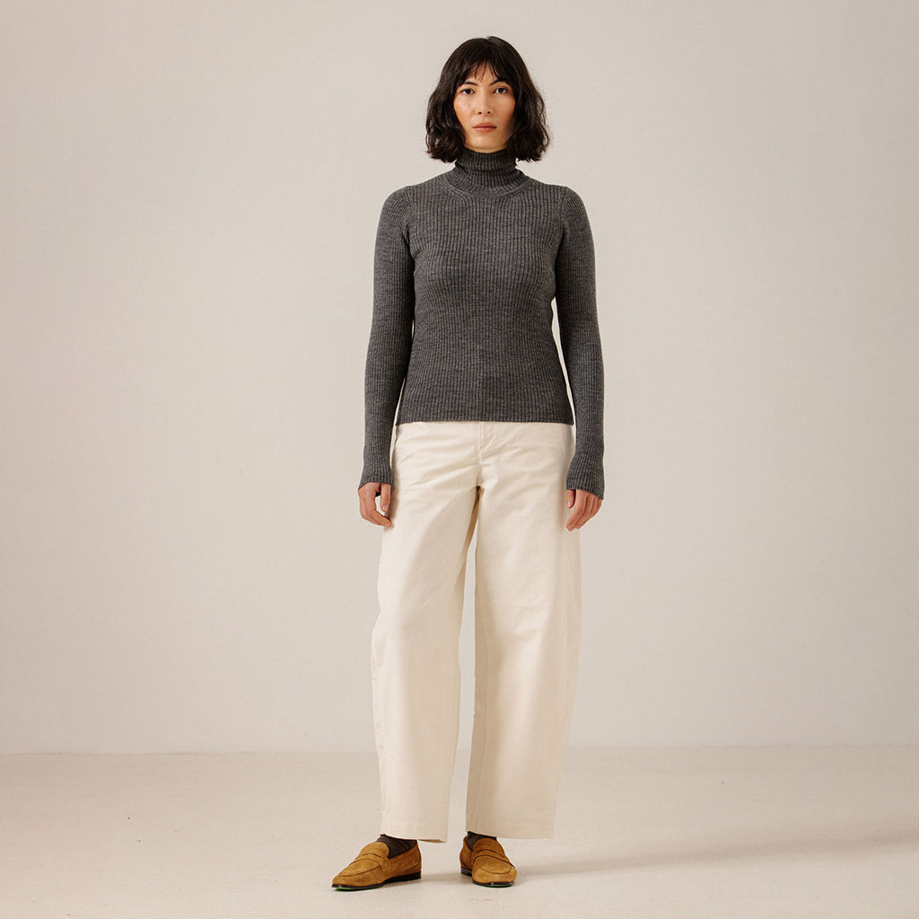 Bare Knitwear Trunk Show Woman Fine Merino Turtleneck Sweater Charcoal Grey