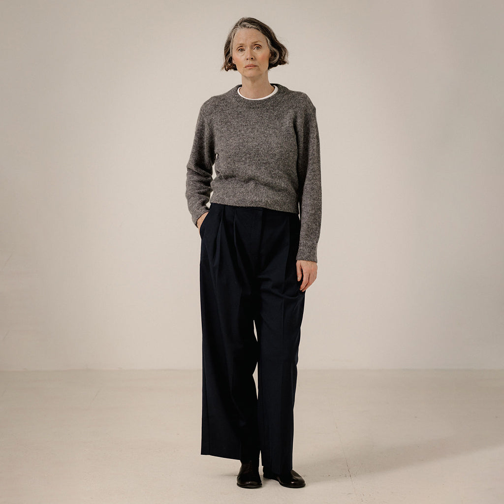 Bare Knitwear Trunk Show Woman Baby Alpaca Crewneck Sweater Charcoal Grey