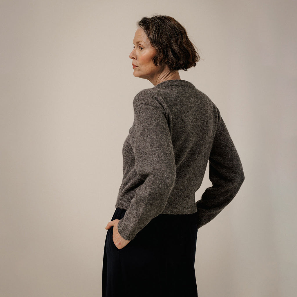 Bare Knitwear Trunk Show Woman Baby Alpaca Crewneck Sweater Charcoal Grey
