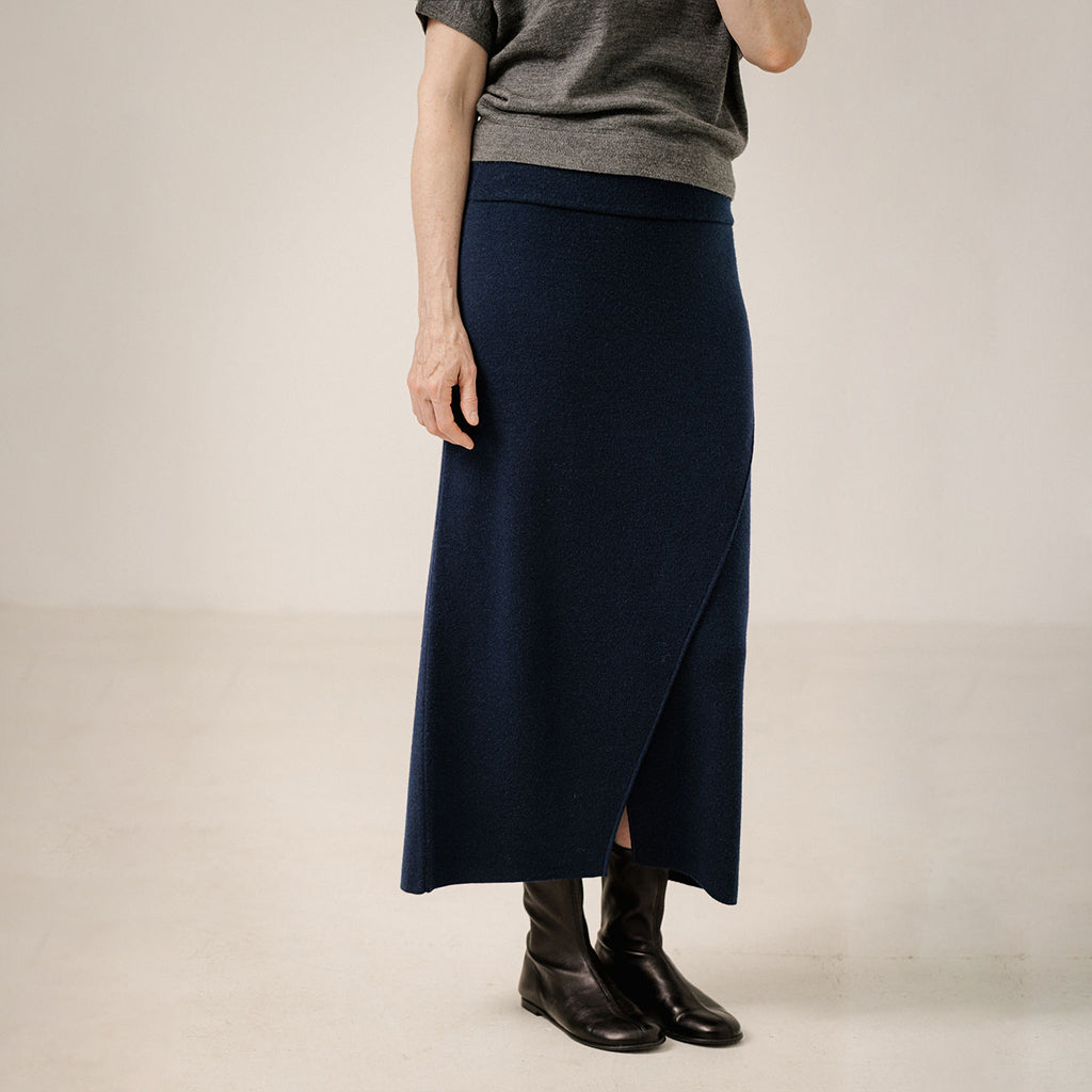 Bare Knitwear Trunk Show Woman Asymmetric Midi Skirt Navy Blue