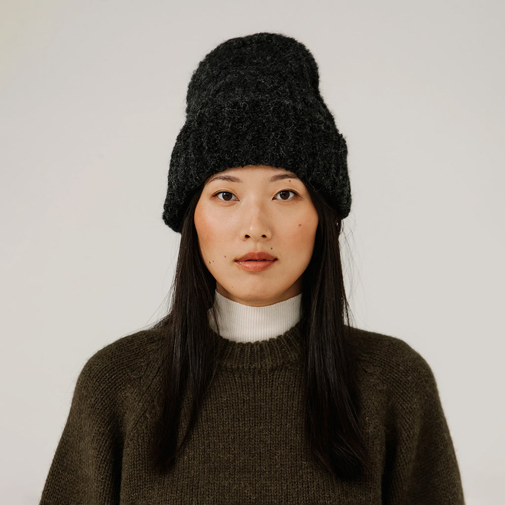 Bare Knitwear Woman Colette Boucle Beanie Basalt Black
