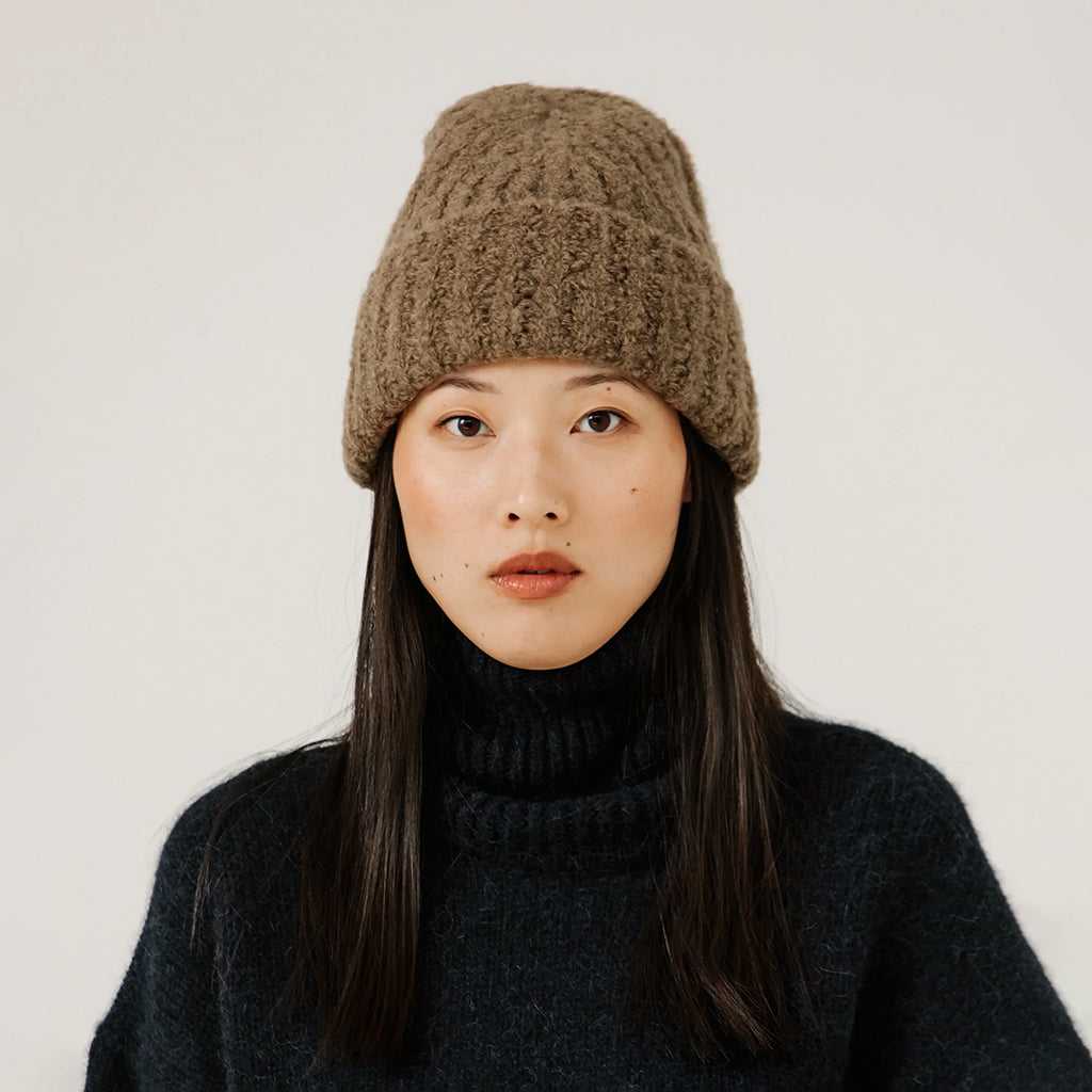 Bare Knitwear Woman Colette Boucle Beanie Dark Khaki Brown