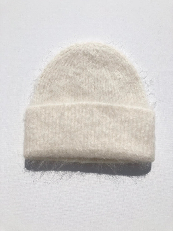Billy Bamboo Woman Alpaca Fluffy Beanie White
