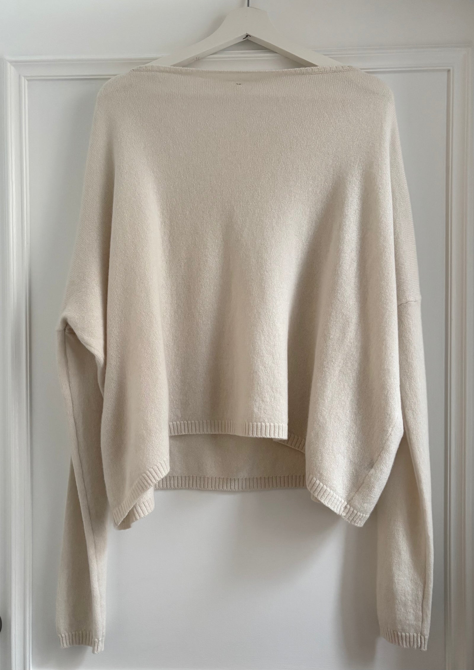 Album Di Famiglia Woman Serie Numerata Boatneck Cashmere Sweater WS Oatmeal Cream
