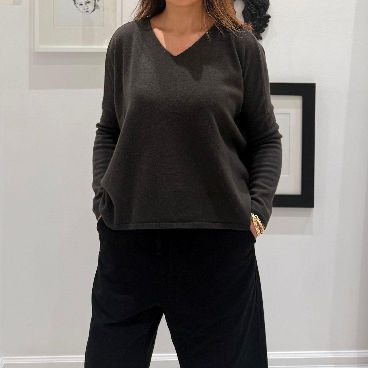Album Di Famiglia Woman V-Neck Sweater WS Brown