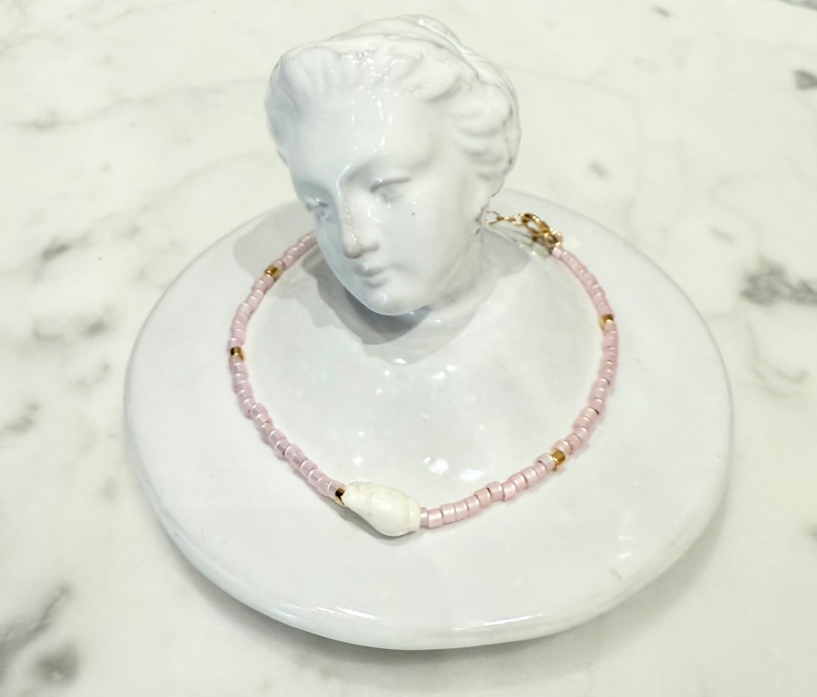 Sophie Deschamps Bijoux Côte d’Azur Seed Bead And Shell Bracelet Light Pink