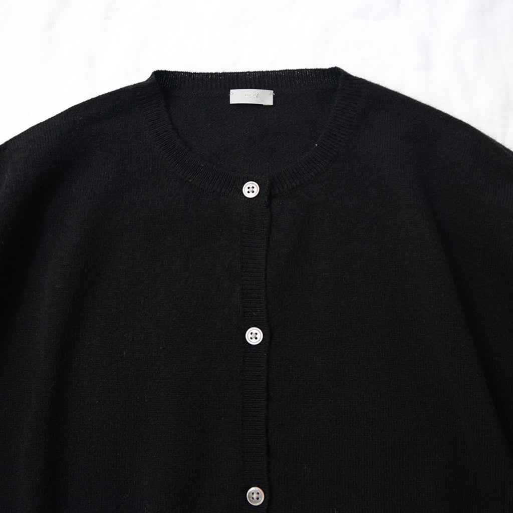 Makié Adult Round Neck Cardigan Black