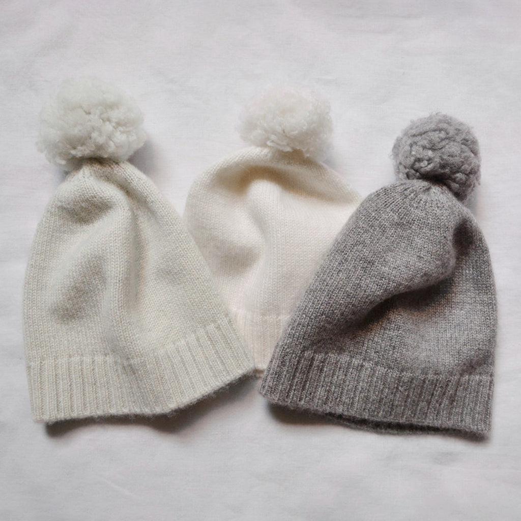 Makié Baby Gema Cashmere Pompom Hat Ice Grey